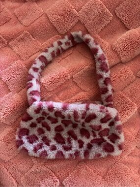 Y2K fuzzy pink cheetah print bag